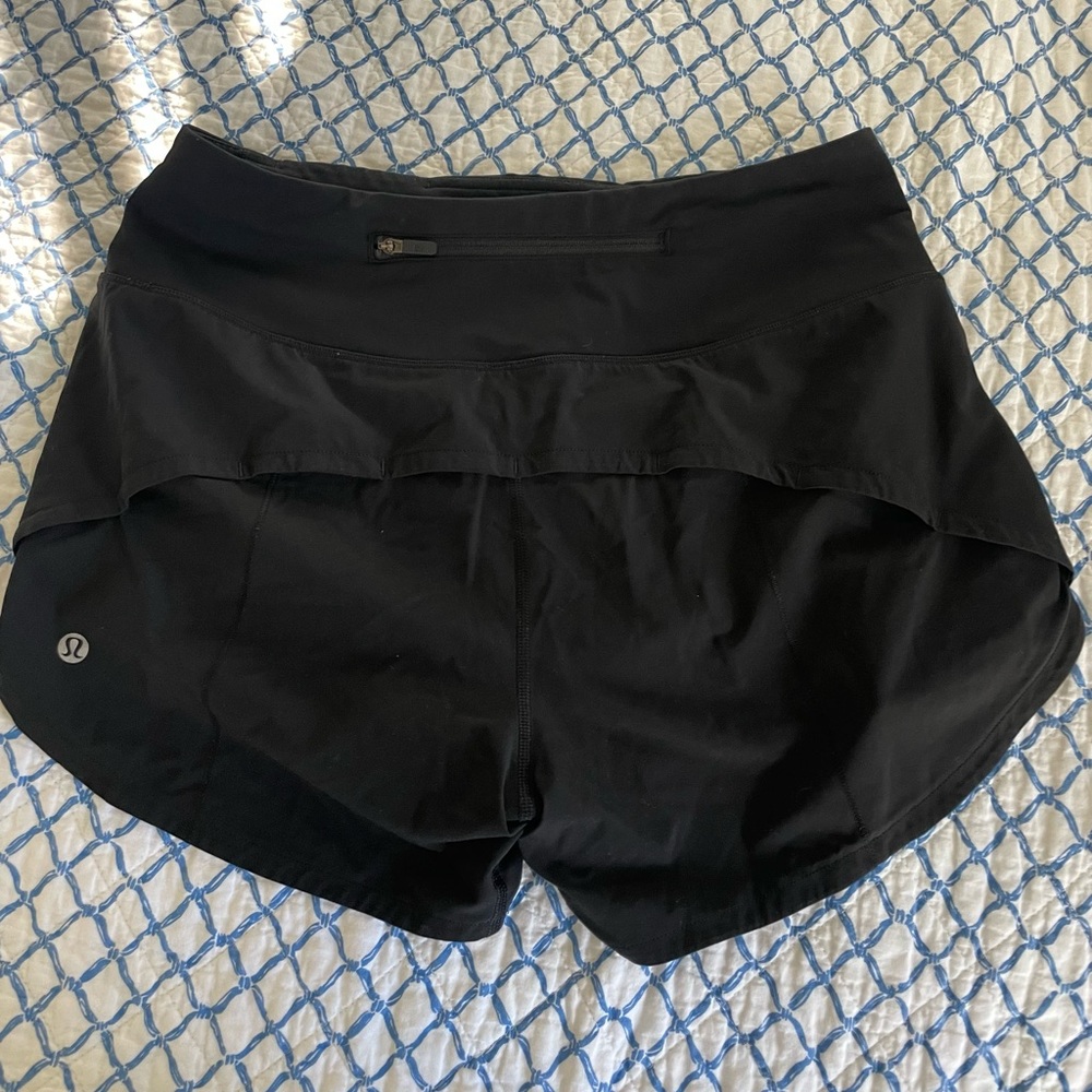 Speed up high-rise lulu shorts in black